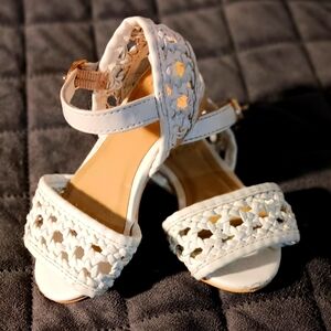 Janie and Jack White Basket Weave Sandals Size 5